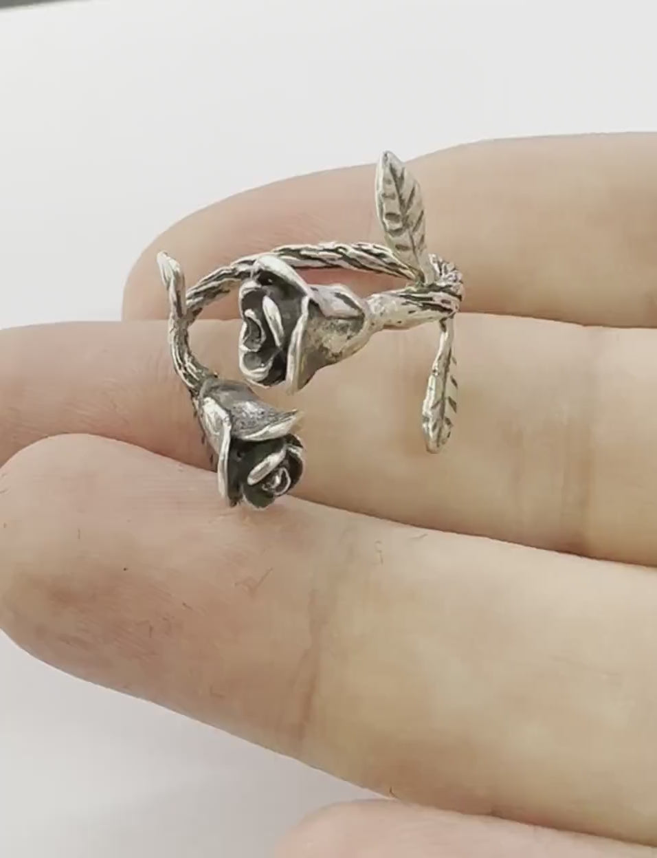 Roses Flower Adjustable Ring Raw Brass , Antique silver, Shiny silver, Shiny gold plated 8US  4778