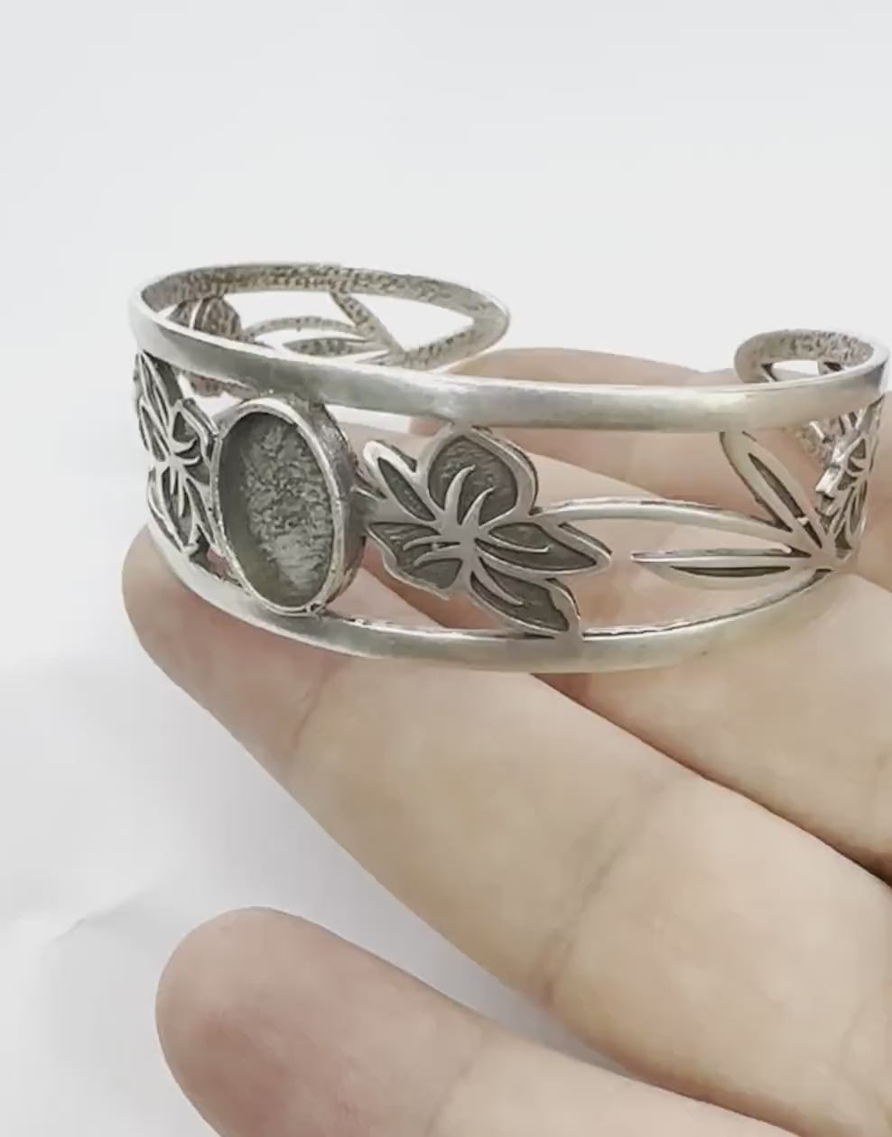 Oval Blank Flower Bracelet Monthly Flower (March Daffodil) Base Setting Blank Bezel Antique Silver Plated Brass (10x14mm Blank ) 5158