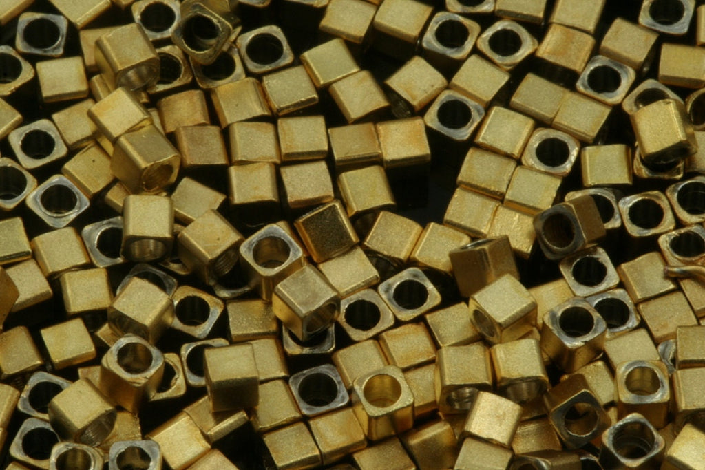 Cube spacer bead 50 pcs 2mmx2mm (hole 1,4mm ) gold plated brass bab1.4 OZ793