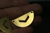 20 pcs 32x16x0.8mm raw chevron brass semi circle blanks  half moon shape pendant (2mm  0,08" 12 gauge hole) SCS 1066R-48